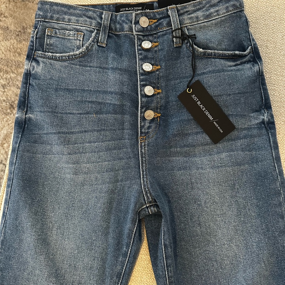 Just Black Forever a Trend Light Wash Denim High-Rise Mom Jeans